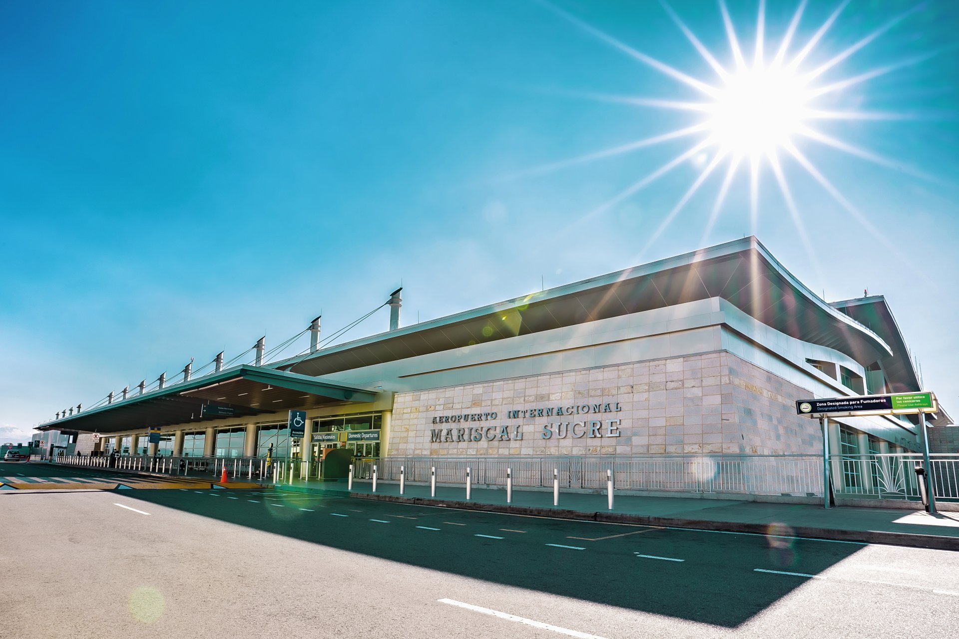 El aeropuerto de Quito recibe reconocimiento como el mejor de la región