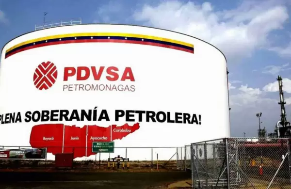 Trump impondrá arancel del 25% a países que compren petróleo y gas de Venezuela