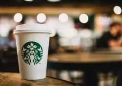 Starbucks se suma a las sanciones: dejar Rusia y cerrar 130 locales