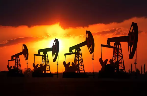 Es negocio comprar acciones petroleras en este momento?