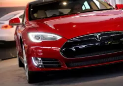 Qu piensa Wall Street del violento derrumbe de Tesla