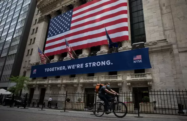 Inversores en vilo: Wall Street y un pronóstico reservado para 2022