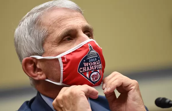 Para Fauci, hubiera sido imposible erradicar la viruela y la polio con fake news