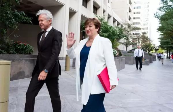 Georgieva design a exministro de Economa chileno, Rodrigo Valds, director regional del Fondo