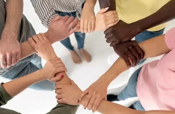 Diversidad: diseñaron una guía para abordar el antisemitismo en las compañías