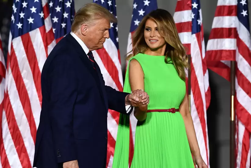 Donald Trump y Melania tienen coronavirus. En la foto, en un acto partidario.