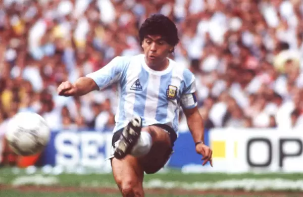 El eterno regreso de Maradona, entre el arte y el apoyo a la selección: "Sé qué él hubiera estado con Messi y Scaloni"