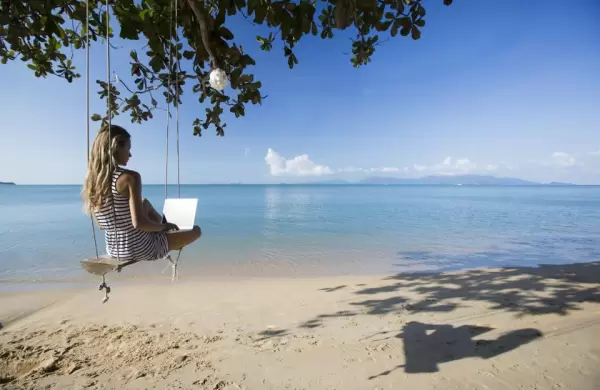 Qué es el fenómeno de "quiet vacation" y por qué crece entre los empleados millennials y Gen Z