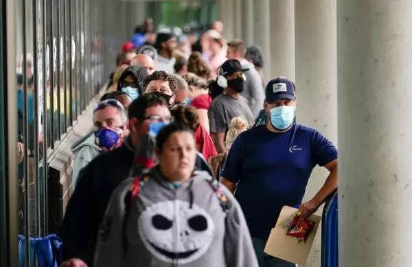 El desempleo en Ecuador se reduce del 5,2 al 3,9 % en el último año