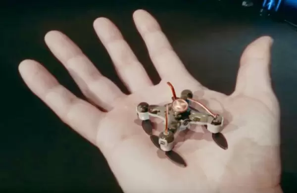 Video: cómo un enjambre autónomo de microdrones olfatea una fuga de gas