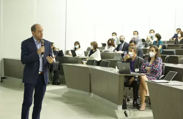 22 mesas de trabajo se arman con especialistas de EE. UU. para impulsar 20 clústeres industriales