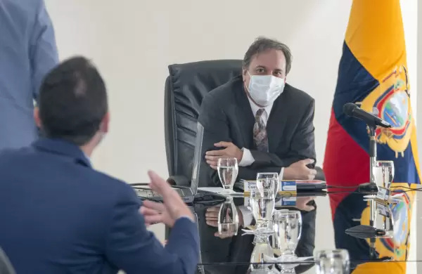 Gremios empresariales y Gobierno revisan hoja de ruta