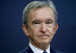 Cmo y por qu Bernard Arnault vendi todas sus acciones de Carrefour