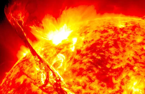 La amenaza de 'tsunami solar' con consecuencias catastróficas se está volviendo real y haría colapsar internet