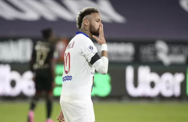 Qué se sabe del polémico bono que cobraría Neymar por ser "amable" con los fans del PSG