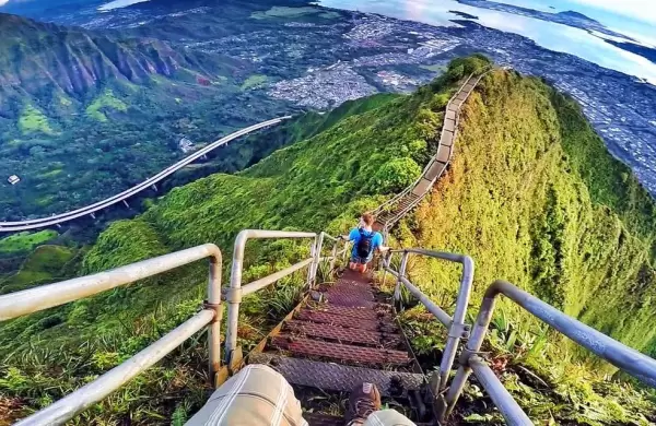 Adiós a la "Escalera al cielo" de Honolulu, la que era el paraíso de los instagramers
