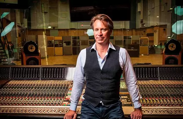 Giles Martin, el hijo del "quinto Beatle", cuenta cmo es trabajar en la industria del sonido