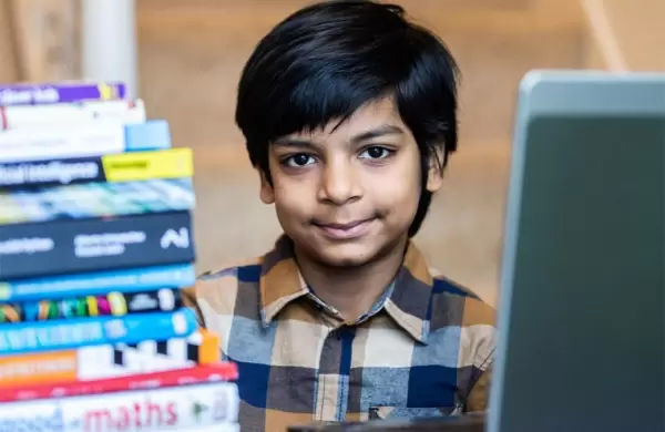 Aprendió Python en pandemia y hoy es el programador de IA más joven del mundo