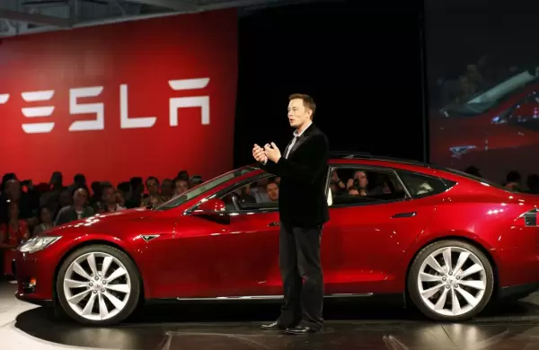 Tesla defraudó al mercado y sus acciones se desplomaron