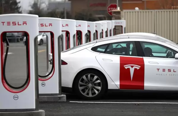 Con 50.000 nuevos Tesla, Uber se asocia con Hertz para electrificar su red de transporte