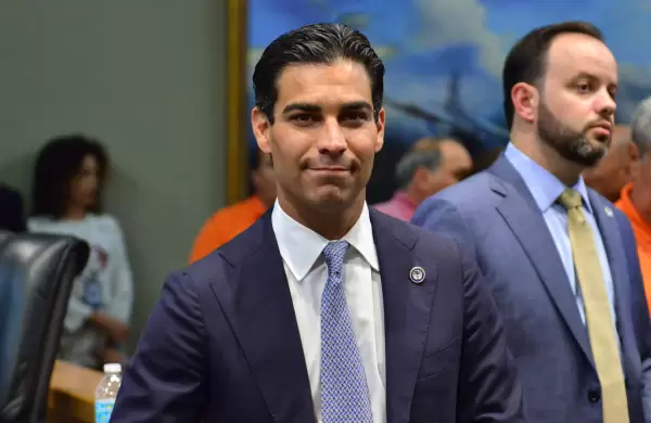 Este poltico hace historia y cobrar todo su sueldo en Bitcoins