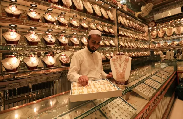 El precio del oro sube y cierra la semana en alza