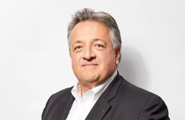 El presidente de Moderna tiene 17 mil millones de dólares para invertir en ideas descabelladas