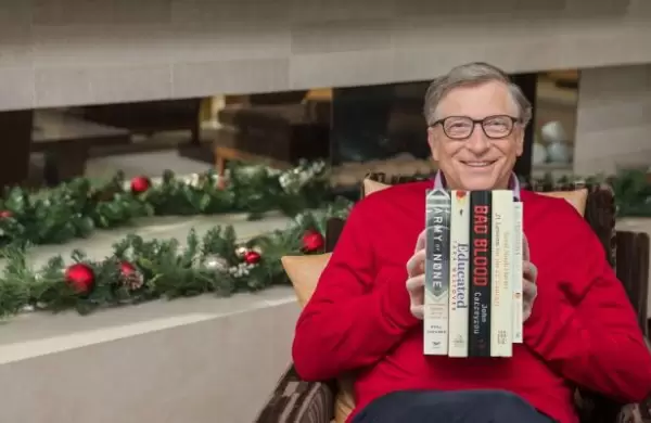 Cules son los cinco libros que Bill Gates recomienda para esta Navidad