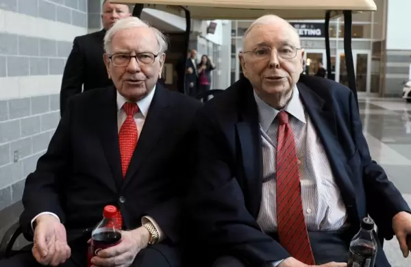 Los mejores consejos de liderazgo de Warren Buffett y Charlie Munger