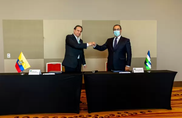 Dos nuevos préstamos de la CAF por US$ 325 millones para vacunación y reactivación económica