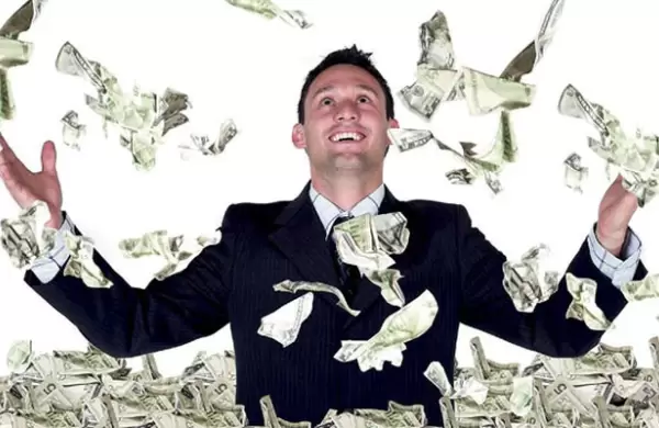 ¿El dinero da felicidad? Qué dice este estudio de casi 100 años de Harvard