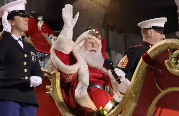 Escasean los 'Papa Noel': el inslito problema que vive EE.UU y por qu hay ms de mil puestos vacantes