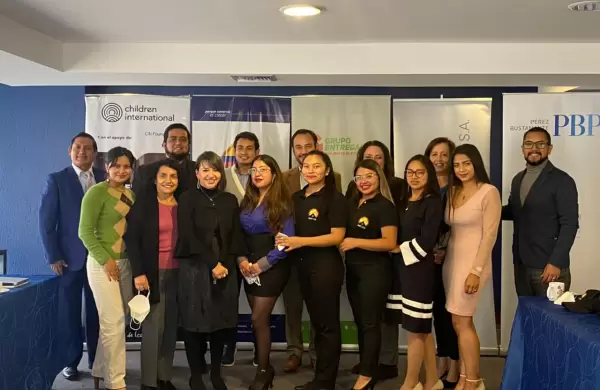 AmCham reconoce el talento de los jóvenes emprendedores
