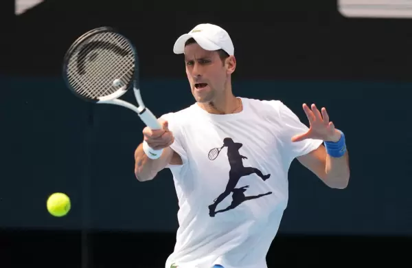 Sigue la novela de Djokovic y el Abierto de Australia: ahora, autoridades investigan si el serbio mintió en su declaración jurada