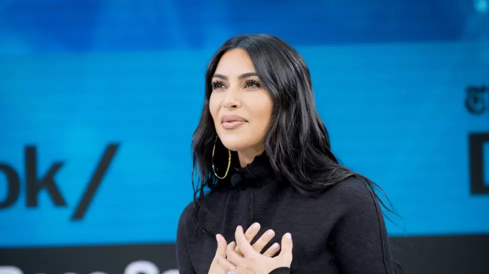 La modelo y empresaria Kim Kardashian promocion EthereumMax en su Instagram