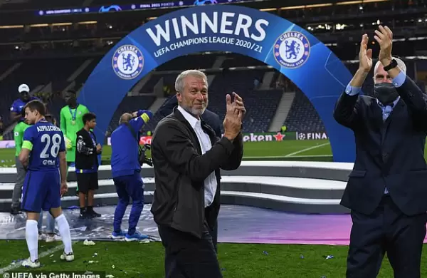 Roman Abramovich entrega la administración del Chelsea FC a una fundación benéfica