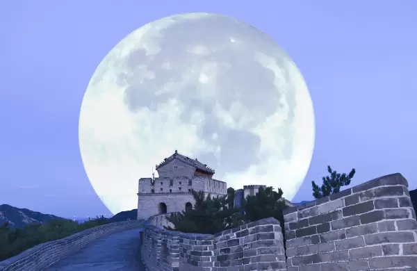 Luego de lanzar un "sol artificial", China anuncia la creación de su "propia luna"