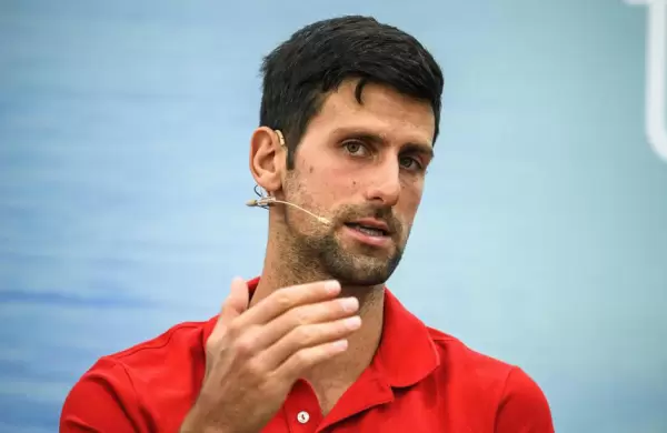 Djokovic calificó de "locura" la decisión de Wimbledon de prohibir a los jugadores rusos y bielorrusos