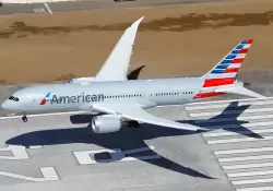 Se neg a usar barbijo y cancelaron el vuelo en medio del ocano: el inslito caso de American Airlines