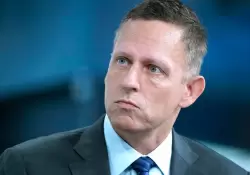 Quin es Peter Thiel: Invirti millones en Facebook y financi en secreto un hackeo de WhatsApp