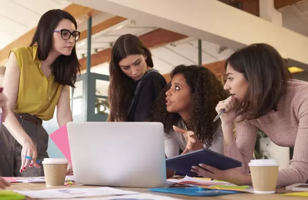 Mujeres y finanzas: cómo cerrar la brecha de género salarial