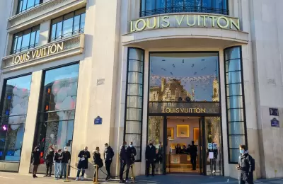 LOUIS VUITTON Tienda Online Oficial  Bolsos de lujo, moda, accesorios,  perfumes