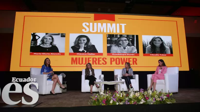 Summit mujeres Power Forbes Quito - Ecuador