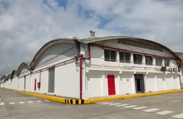 Yanbal inaugura un nuevo centro logístico en Guayaquil