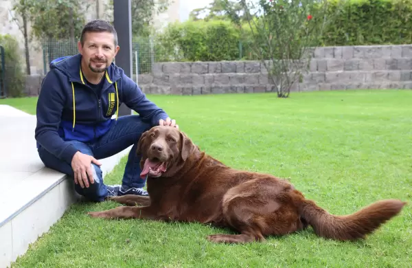 Simn, el defensa que rompe los esquemas del CEO de Bsmart