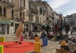 Despus de dos aos de parate, el Carnaval de Venecia llev esperanza a la ciudad