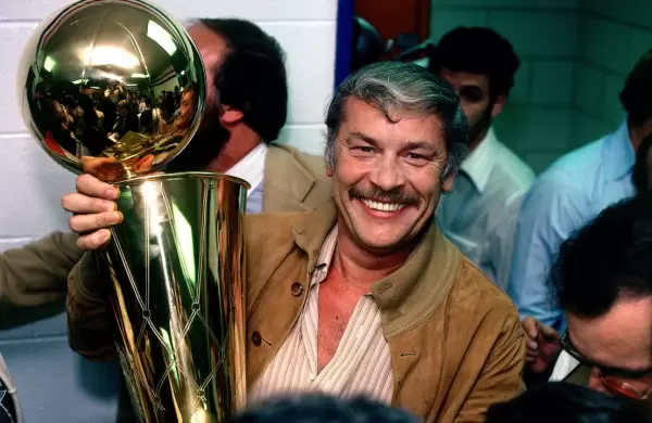 La historia de Jerry Buss, el empresario que revolucion la NBA y ahora es un xito en HBO
