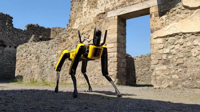 Así es el perro robot que patrulla las ruinas de Pompeya en Italia