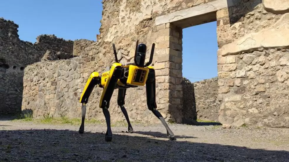 As es el perro robot que patrulla las ruinas de Pompeya en Italia