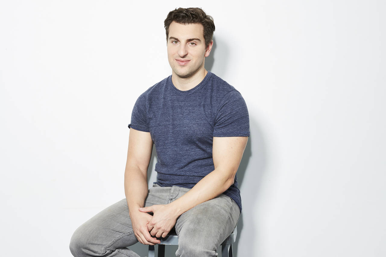 brian-chesky-ceo-de-airbnb-con-forbes-cu-les-son-sus-planes-en-la